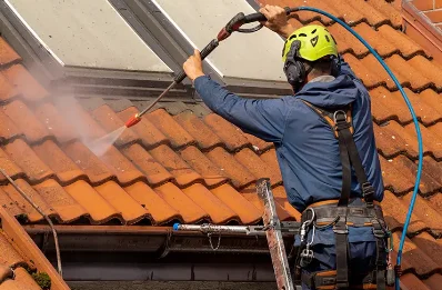 Démoussage et hydrofuge de toiture à Eu